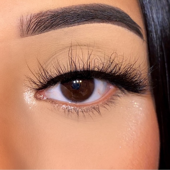 Luxe 3D Mink False Eyelashes - Natural Black - Picture 1 of 2